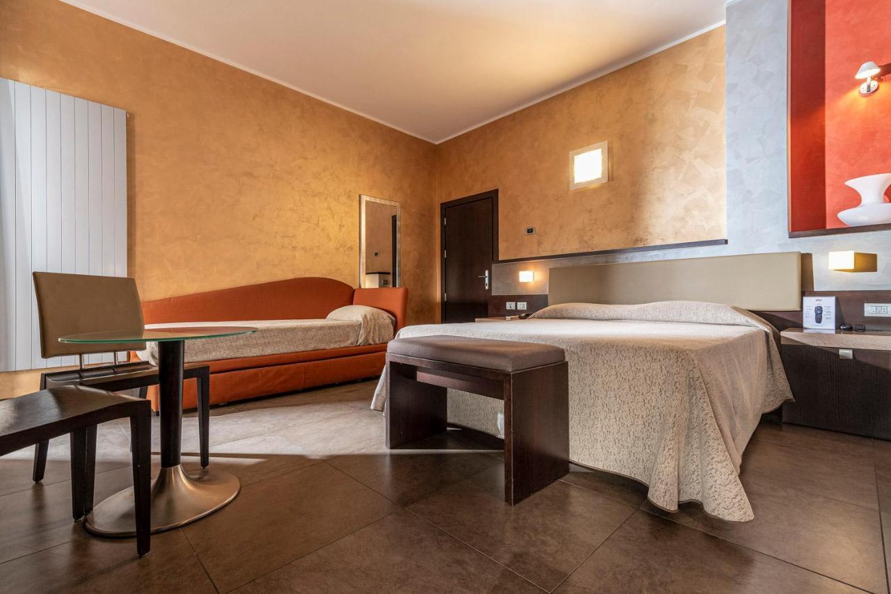 Hotel Dei Nani Ези Экстерьер фото