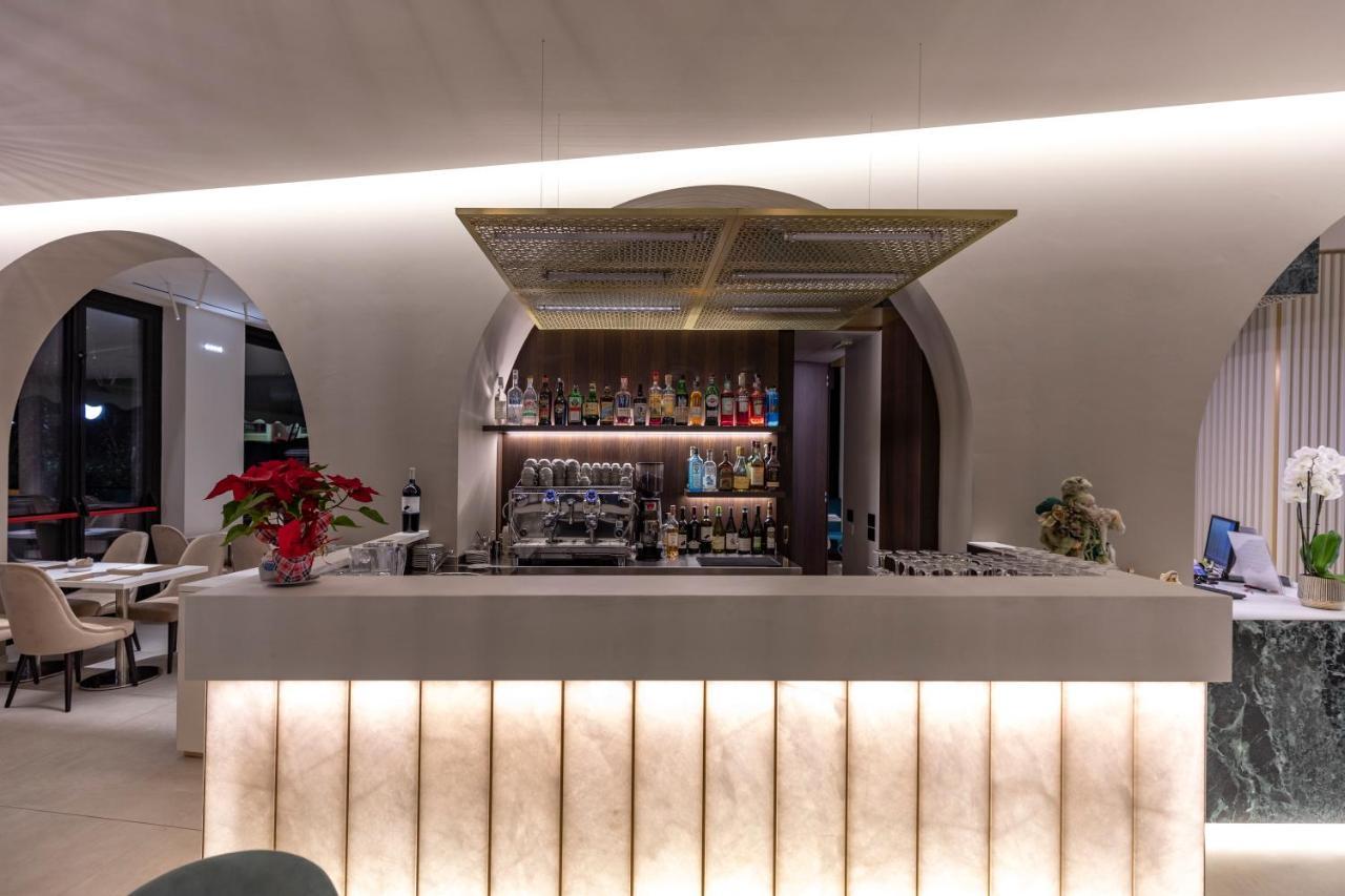 Hotel Dei Nani Ези Экстерьер фото