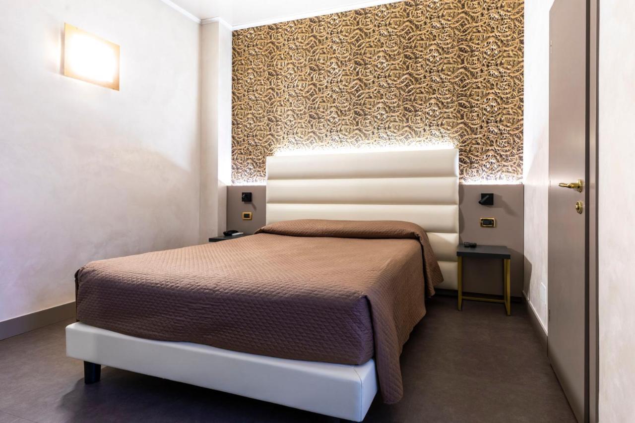 Hotel Dei Nani Ези Экстерьер фото