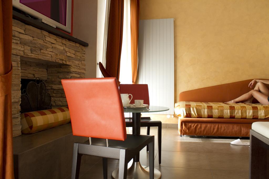 Hotel Dei Nani Ези Номер фото