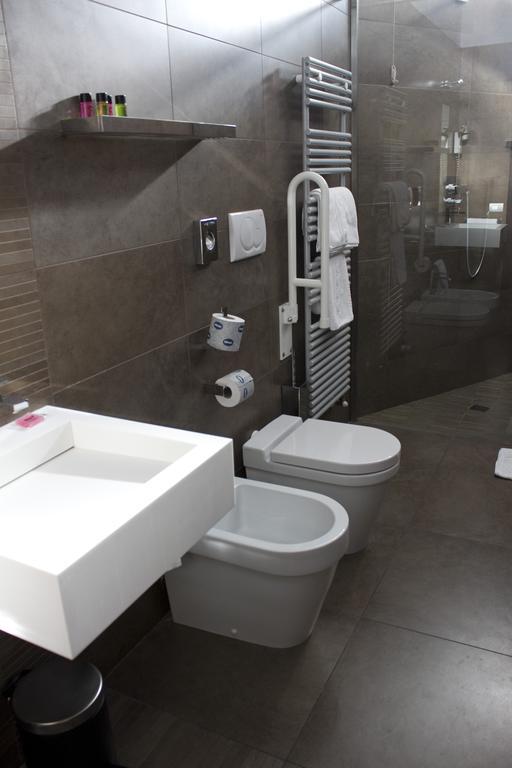 Hotel Dei Nani Ези Номер фото